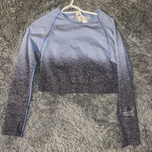 Athletic workout crop top seamless long sleeve VICTORIA SECRET PINK!! 💙💙 - Picture 1 of 2
